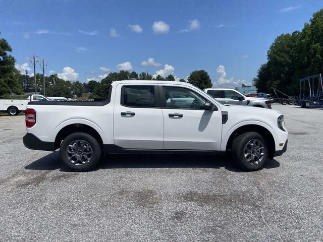 New 2026 White Ford XLT image 2