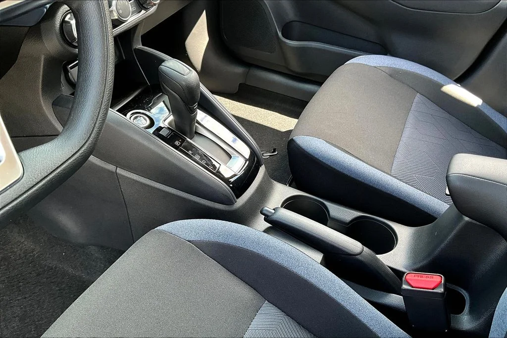 2025 Nissan Versa Sedan SV - Photo 23