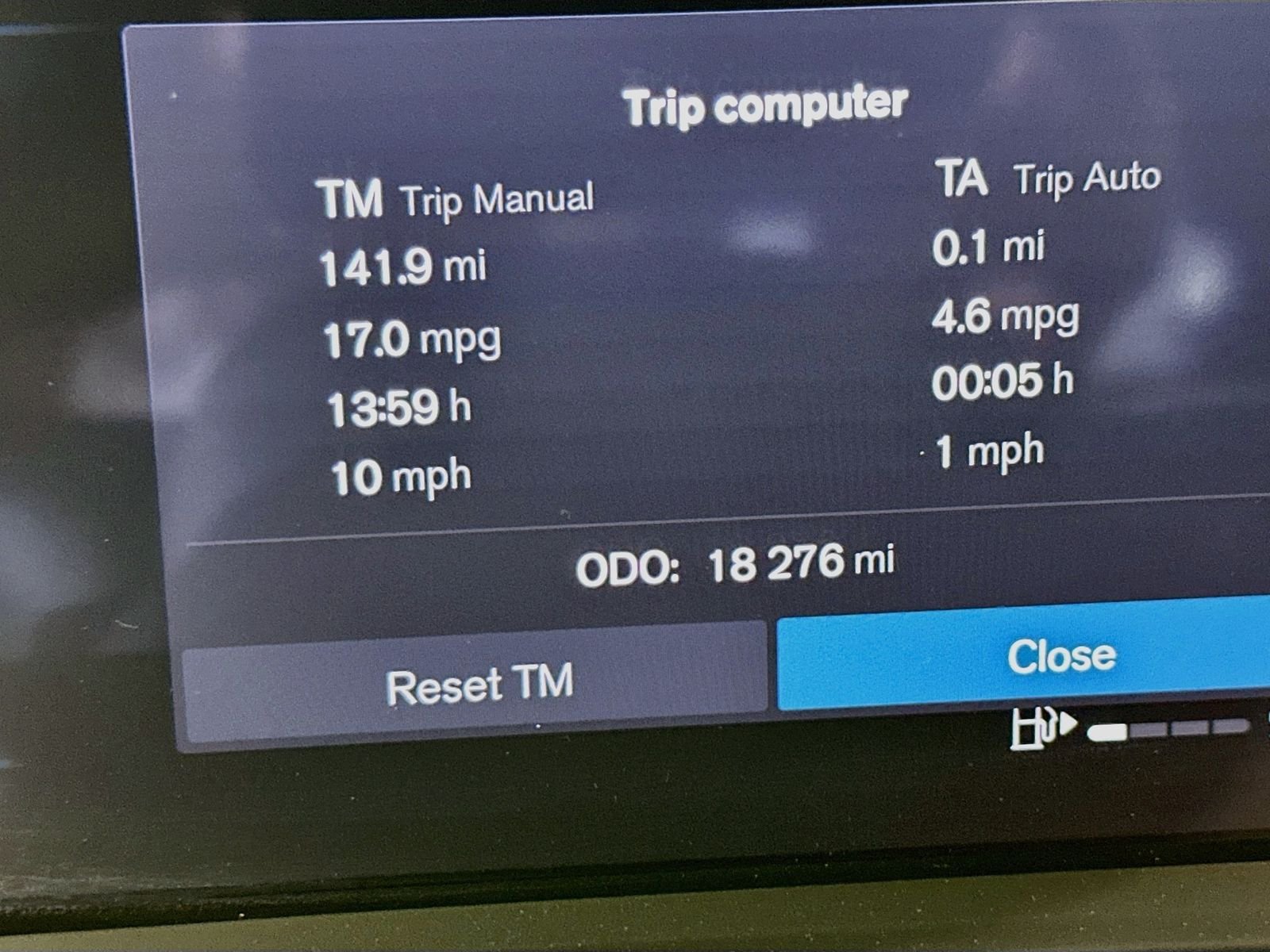 Used 2025 Gray Volvo B5 Ultra Dark Theme image 12