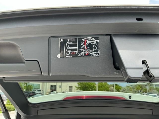 Used 2019 White Volvo T5 Momentum image 14