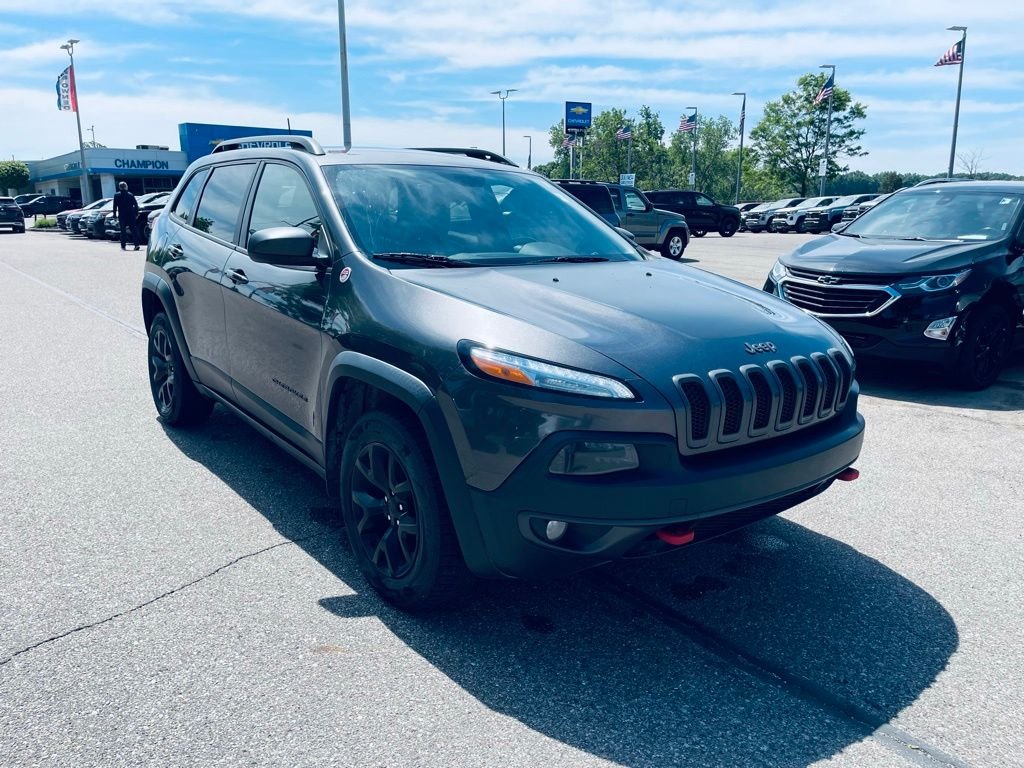 Used 2018 Gray Jeep Trailhawk image 9