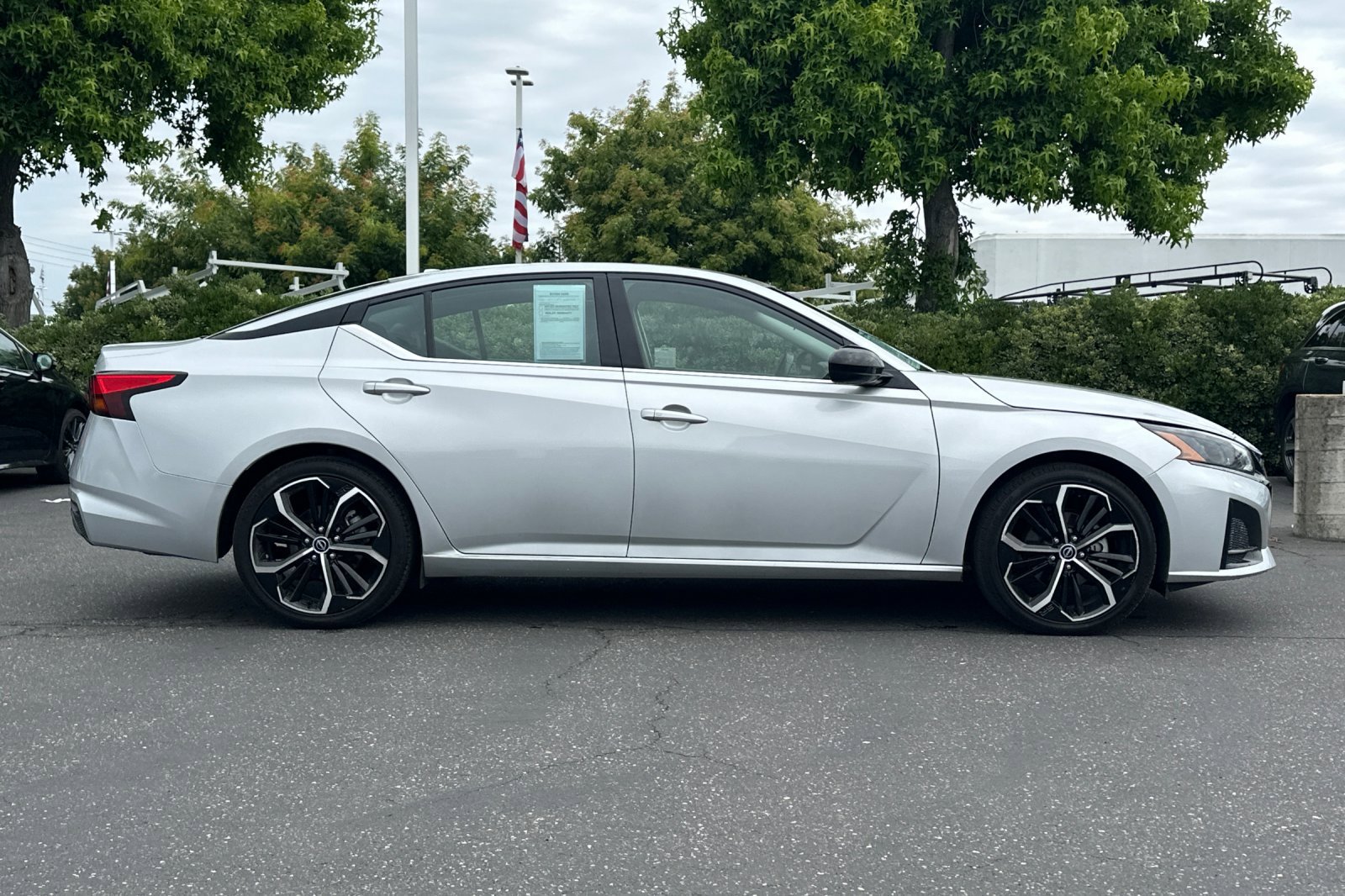 Used 2023 Brilliant Silver Metallic Nissan 2.5 SR image 3