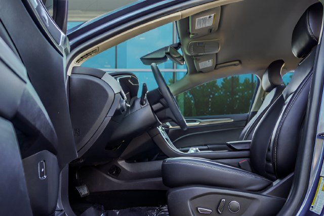 Used 2019 Blue Ford SEL image 33