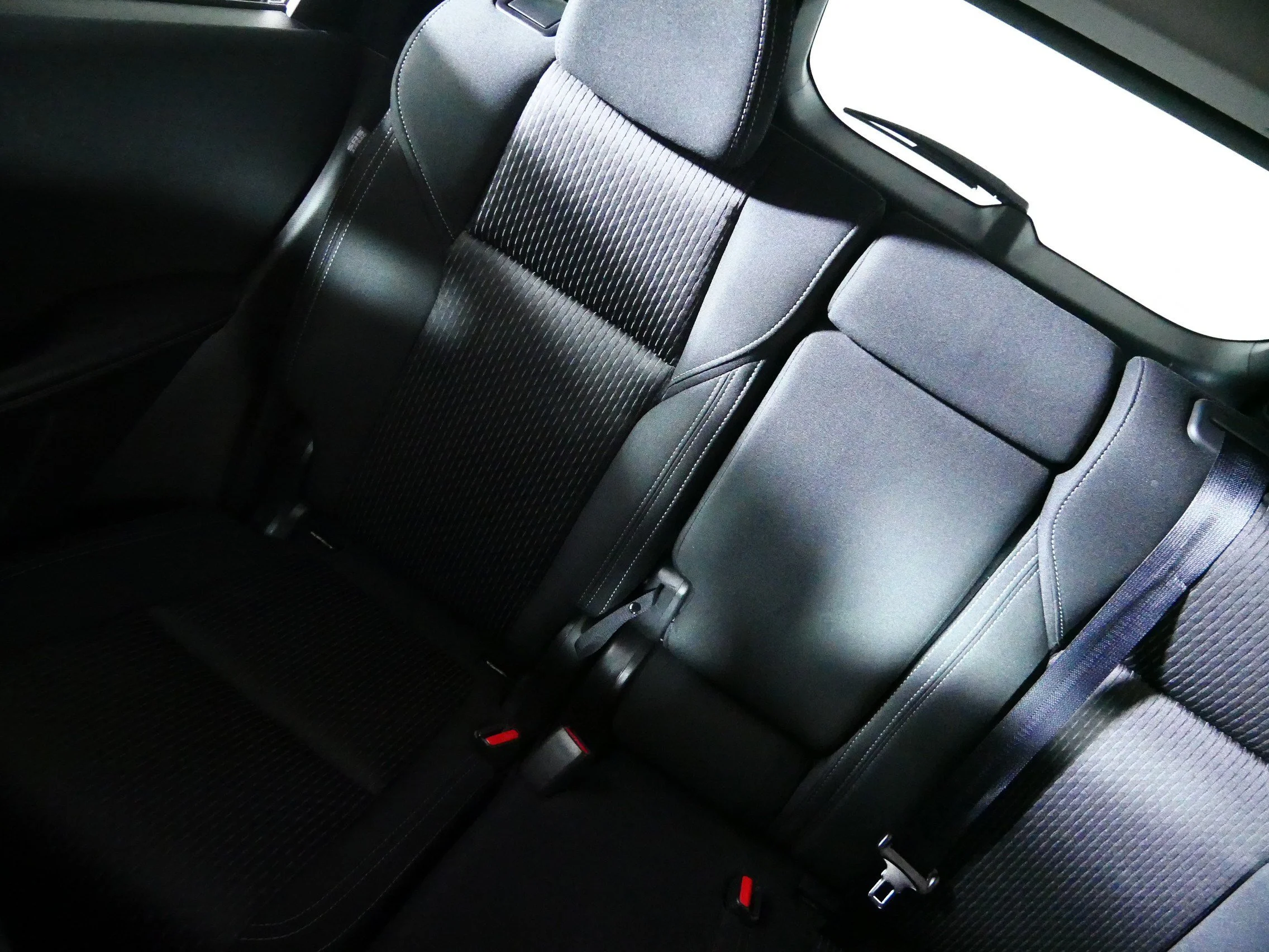 Used 2025 Red Diamond Mitsubishi ES image 12