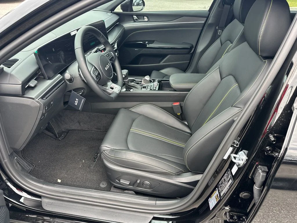 New 2026 Black Kia GT image 9