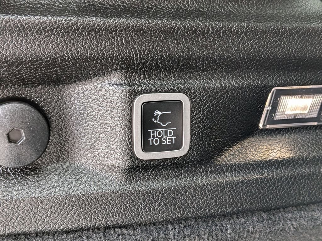 Used 2023 White Jeep Overland image 11