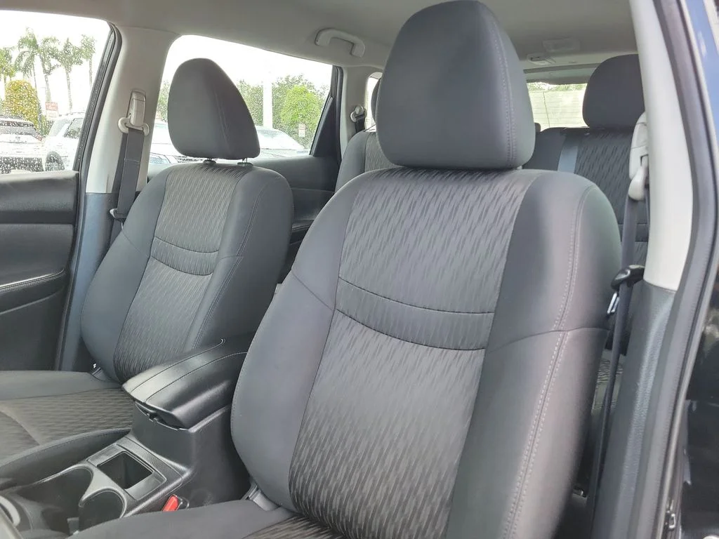 Used 2019 Black Nissan S image 20