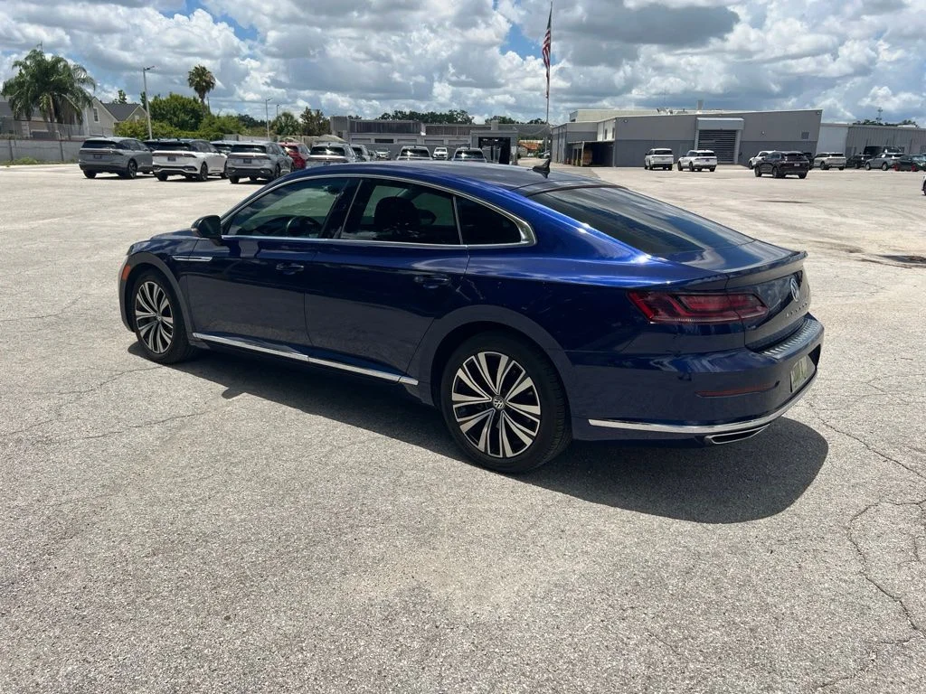 Used 2019 Blue Volkswagen 2.0T SE image 4