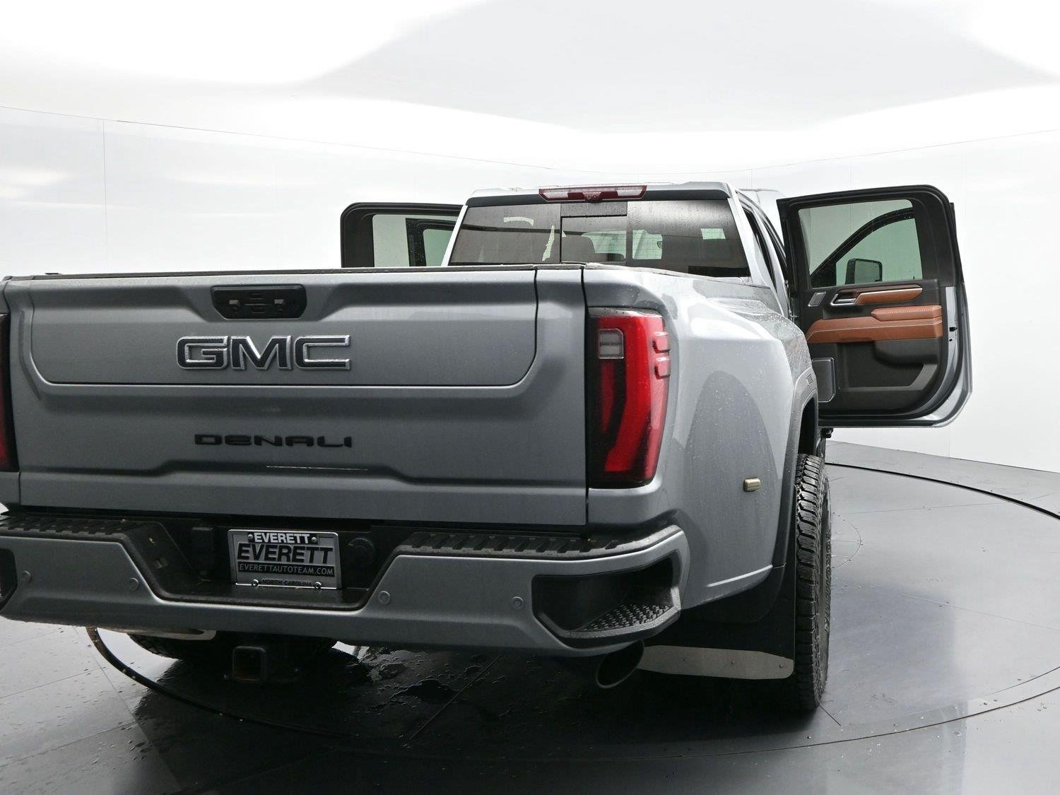 Used 2025 Sterling Metallic GMC Denali Ultimate DRW image 45