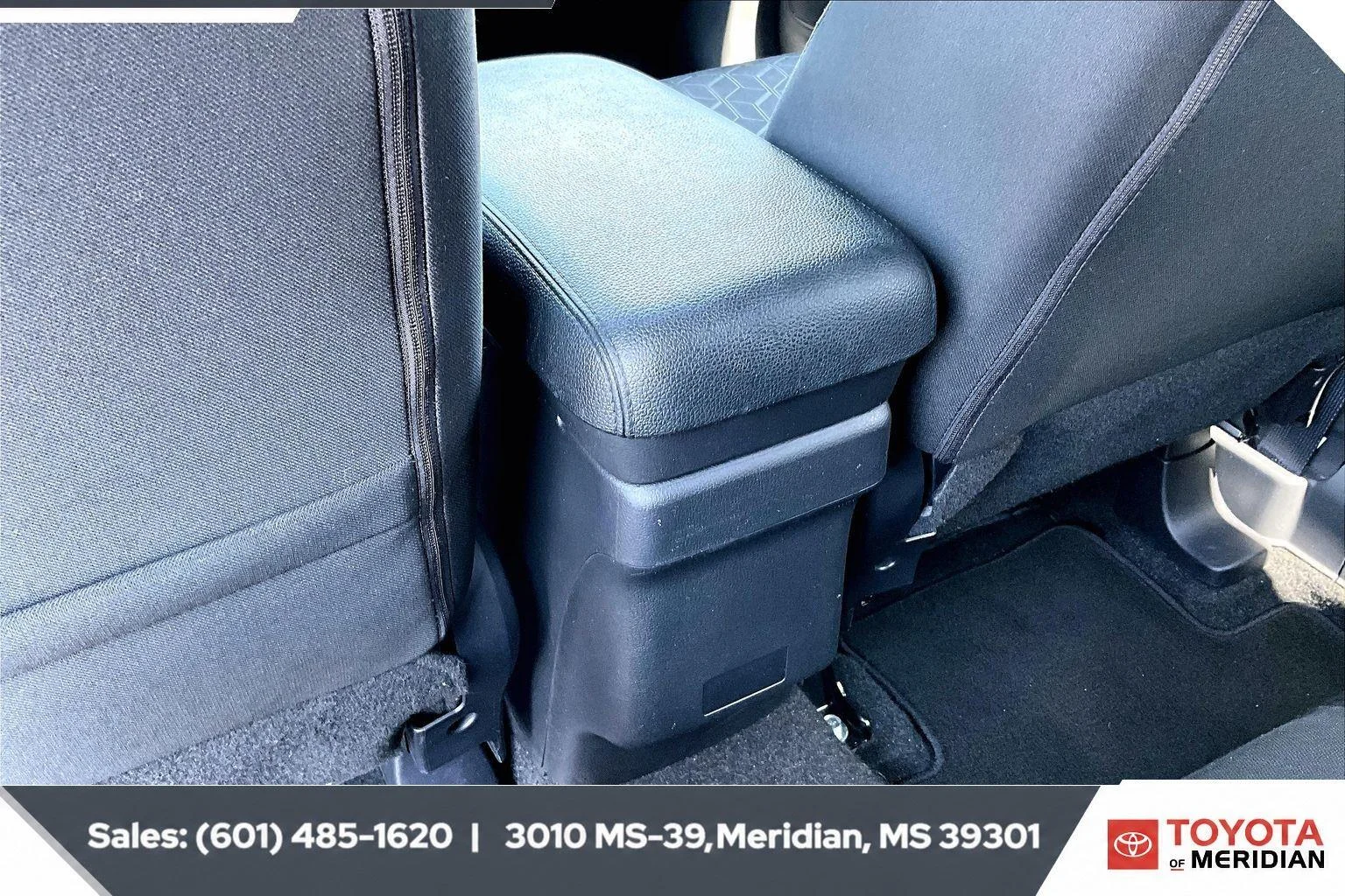Used 2024 Alloy Silver Metallic Mitsubishi ES image 24