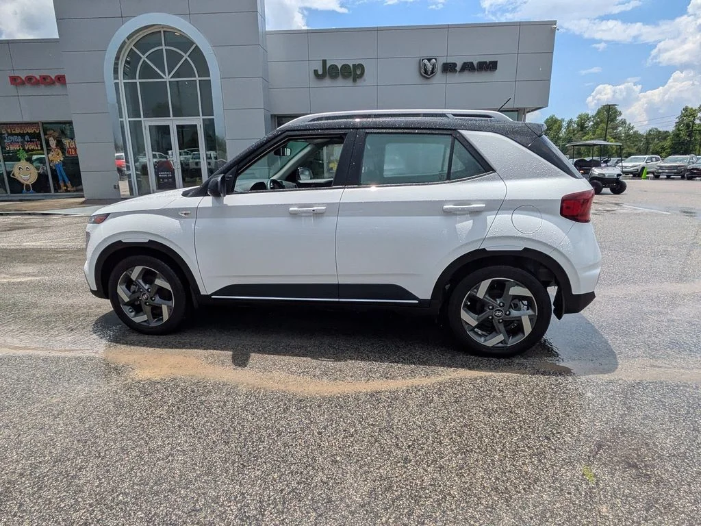 Used 2024 White Hyundai Limited image 7