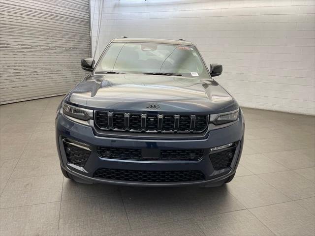 New 2026 Fathom Blue Pearl-Coat Exterior Paint Jeep Limited image 6