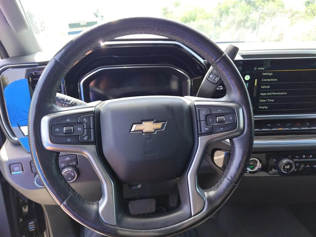 Used 2022 Black Chevrolet LT image 13