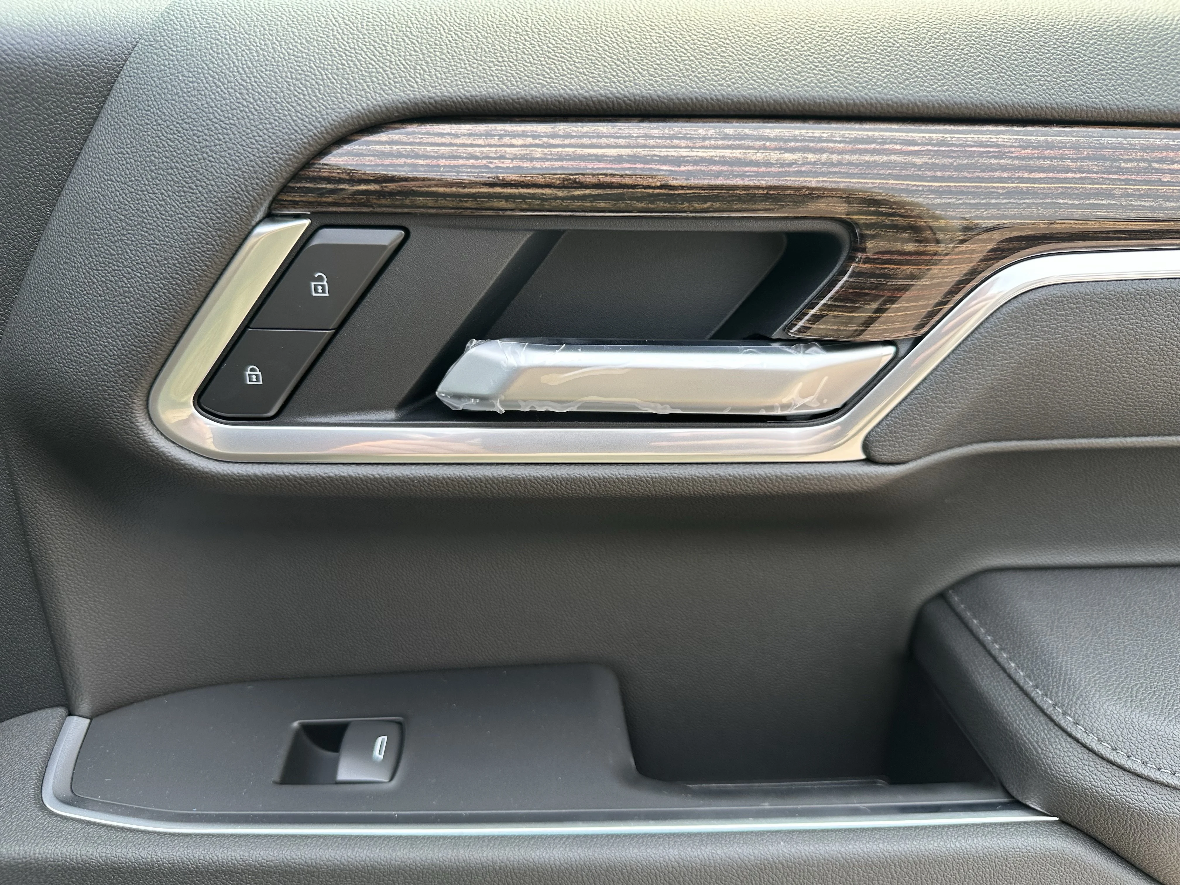 New 2026 Sterling Metallic GMC Elevation image 19
