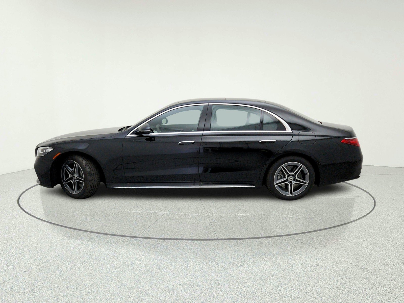 2026 Mercedes-Benz S-Class S 580e - Photo 14