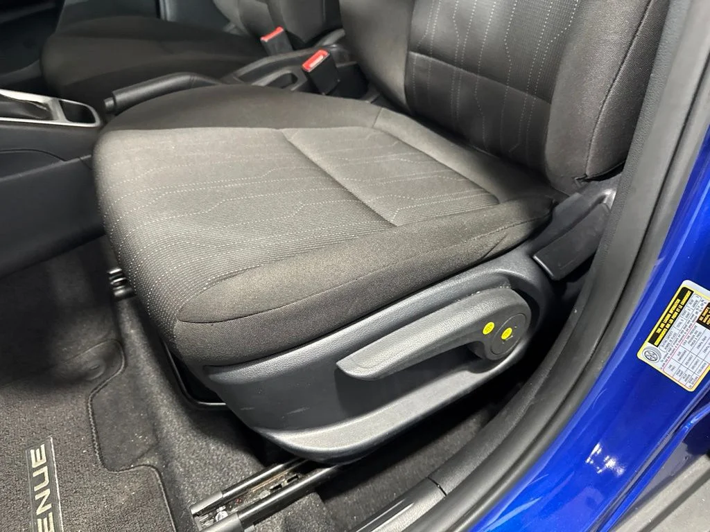 Used 2025 Blue Hyundai SE image 28