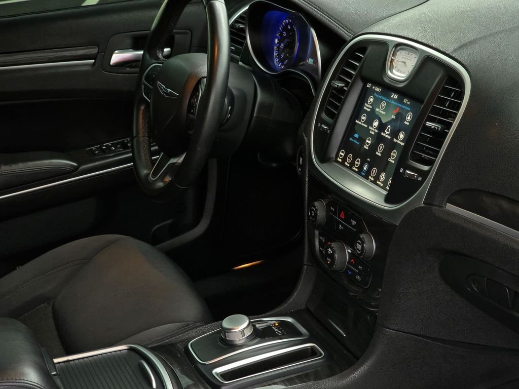 Used 2018 Gloss Black Chrysler Touring image 39