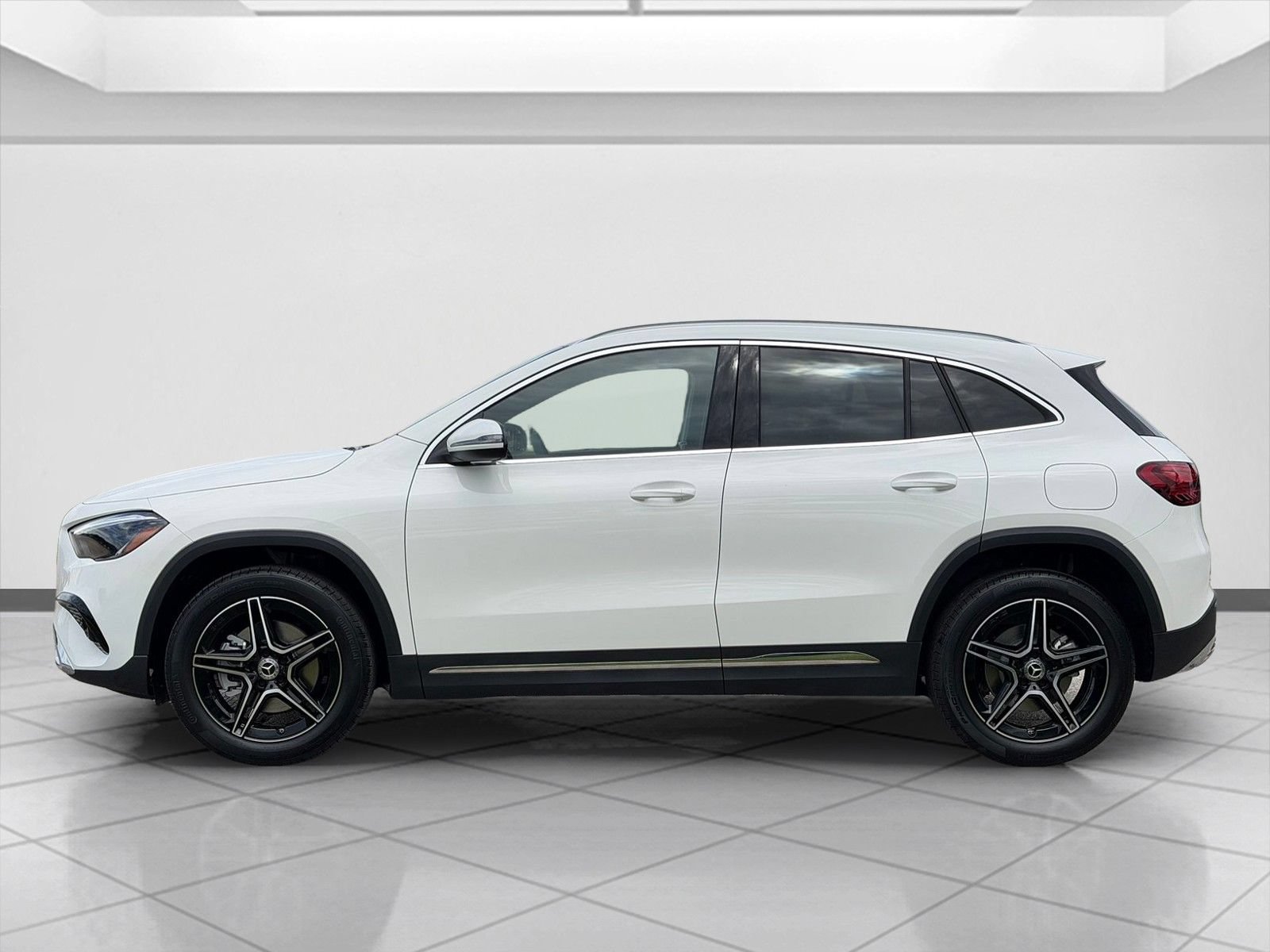 New 2026 Polar White Mercedes-Benz GLA 250 image 28