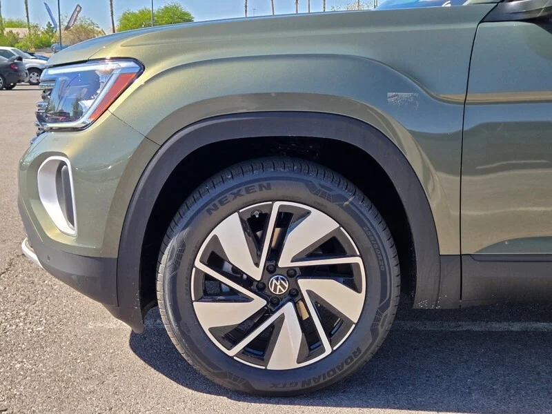 New 2026 Green Volkswagen 2.0T SE w/Technology image 5