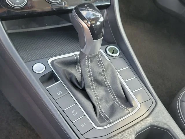 2024 Volkswagen Jetta SE - Photo 32