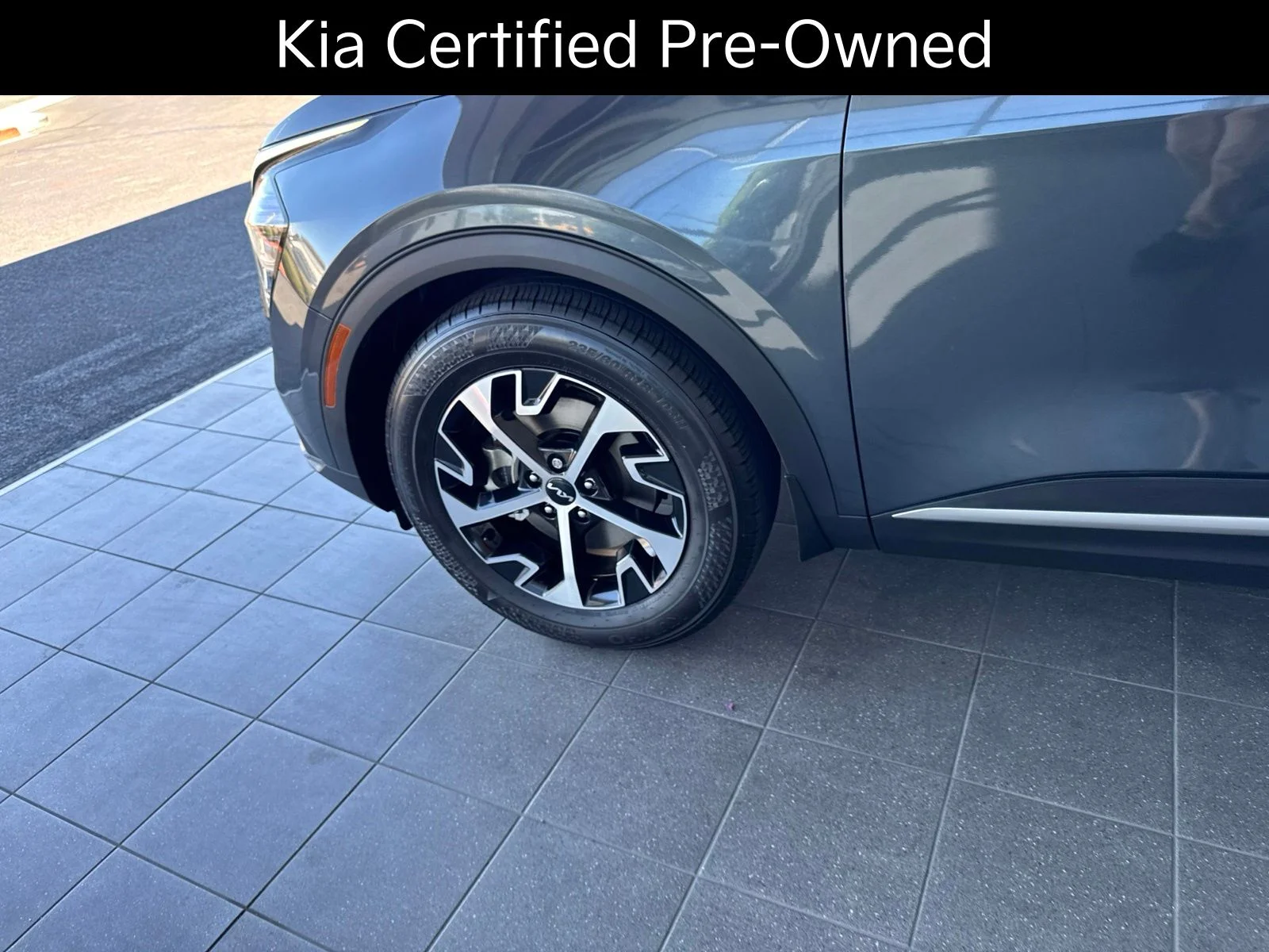 Certified Used 2025 Gravity Gray Kia EX image 14