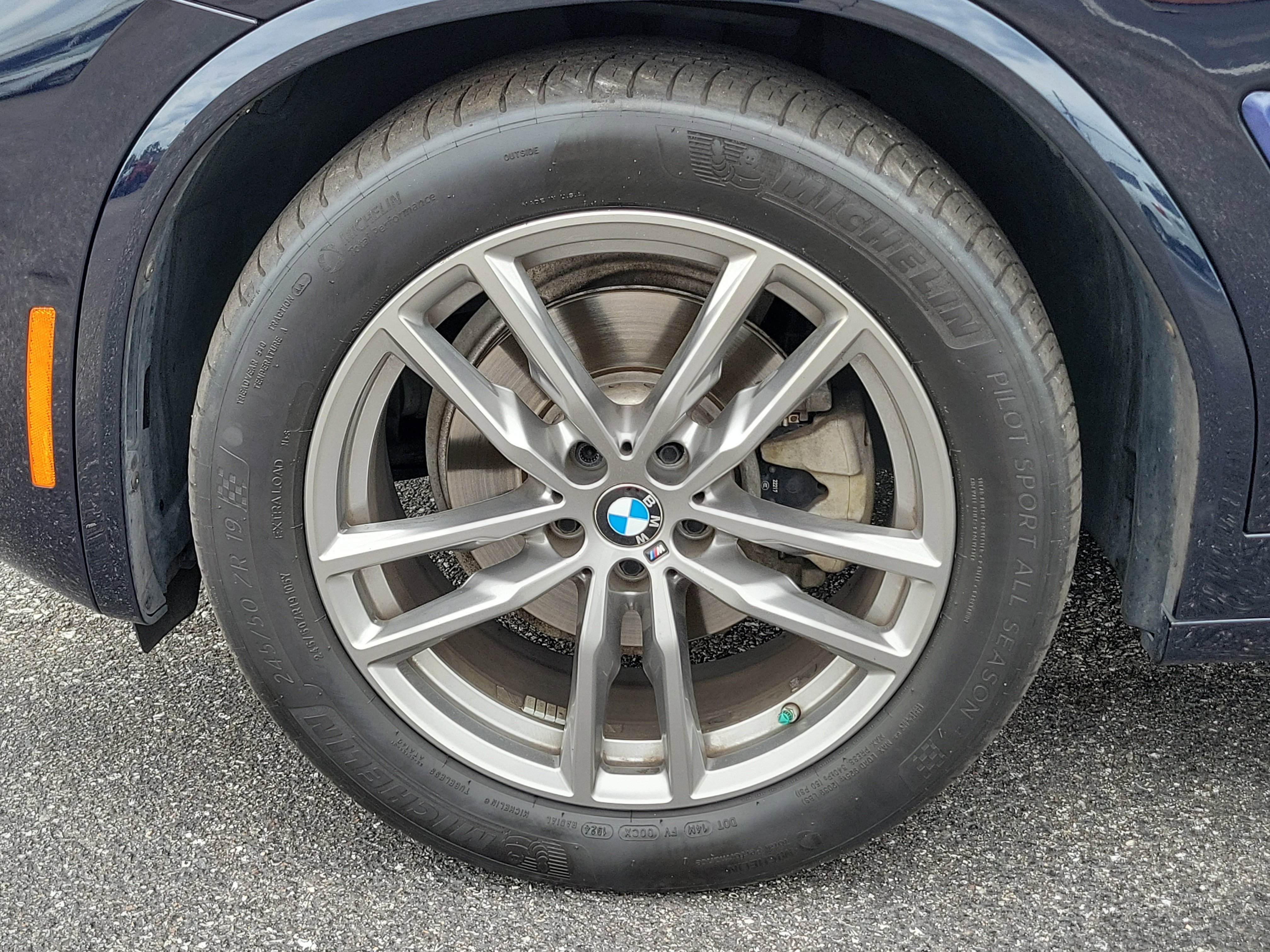 Used 2019 Carbon Black Metallic BMW xDrive30i image 4
