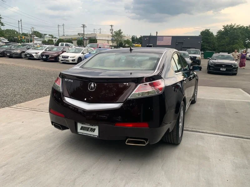 Used 2011 Maroon Acura Sedan 4D image 16