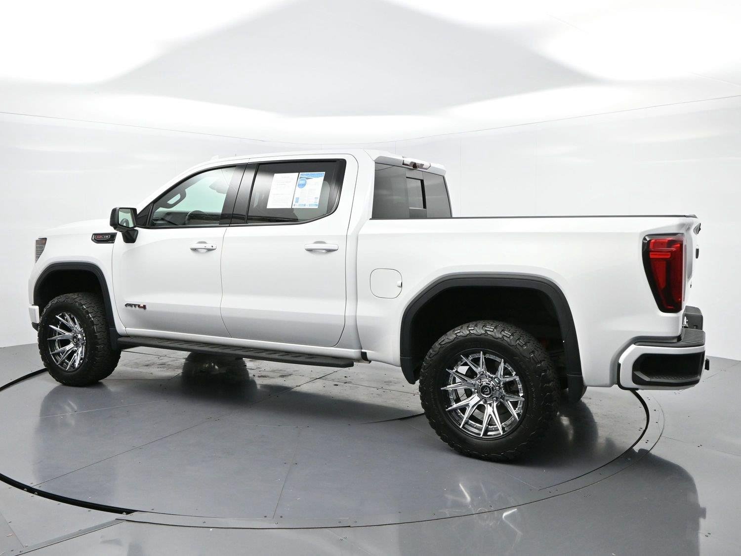 Used 2023 SUMMIT WHITE GMC AT4 image 5