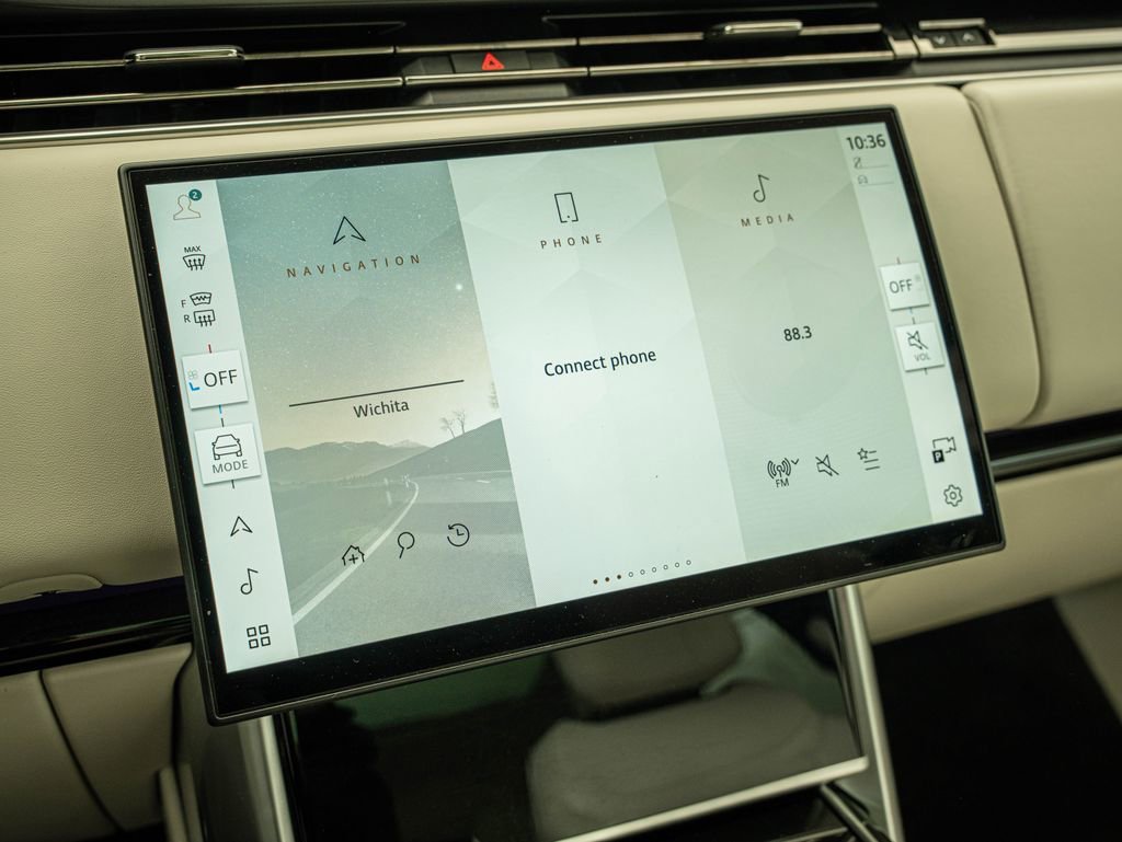 Used 2025 Fuji White Land Rover Autobiography image 24