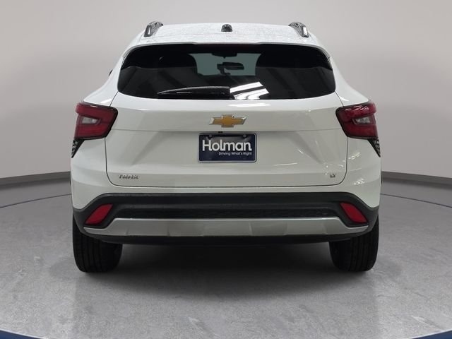 Used 2024 White Chevrolet LT image 7