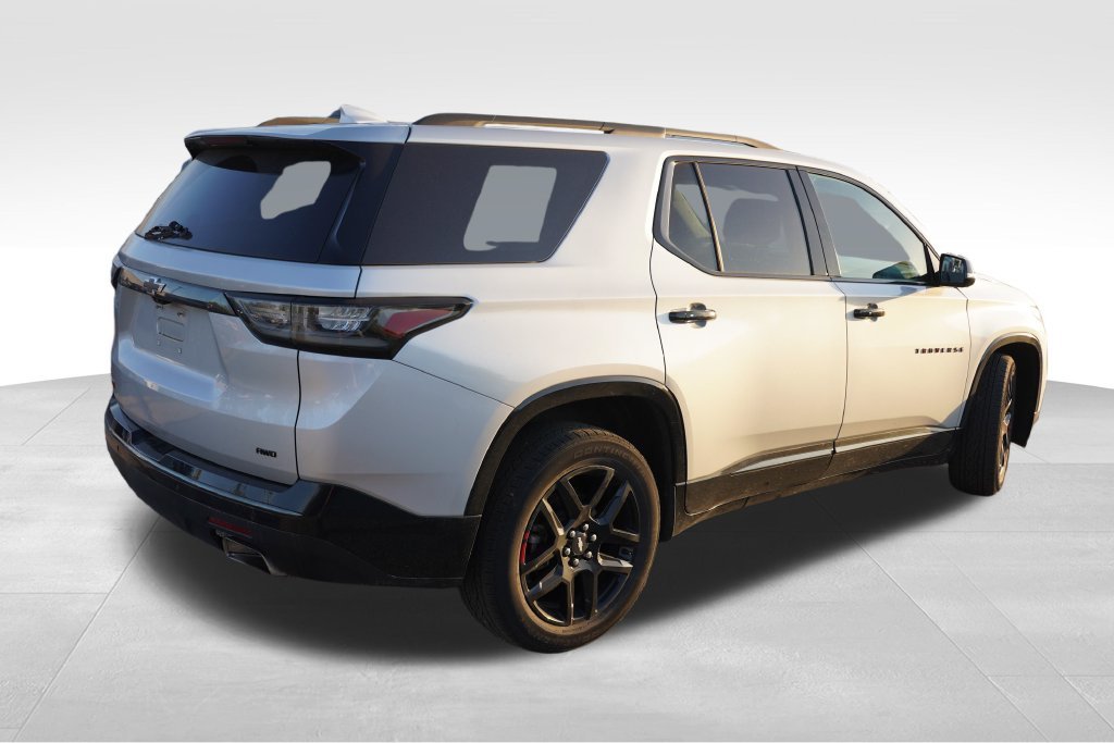Used 2020 Silver Ice Metallic Chevrolet Premier image 3