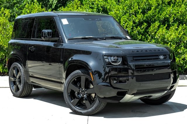 New 2026 Santorini Black Metallic Land Rover V8 image 7