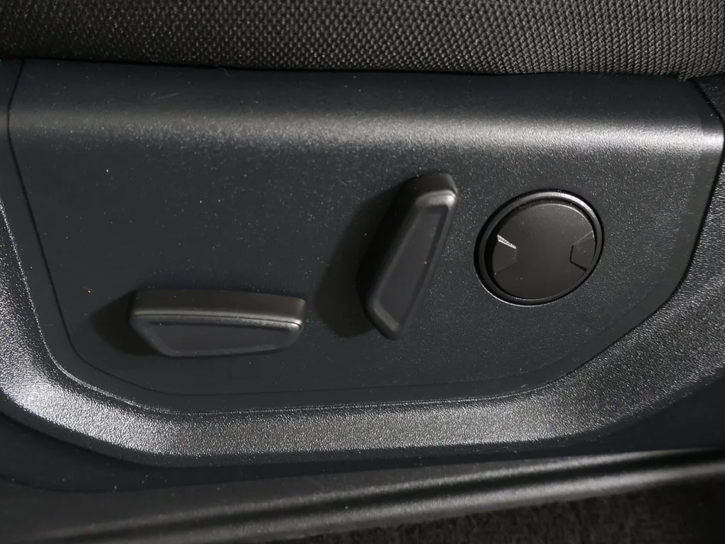 Used 2020 Silver Ford XLT image 30
