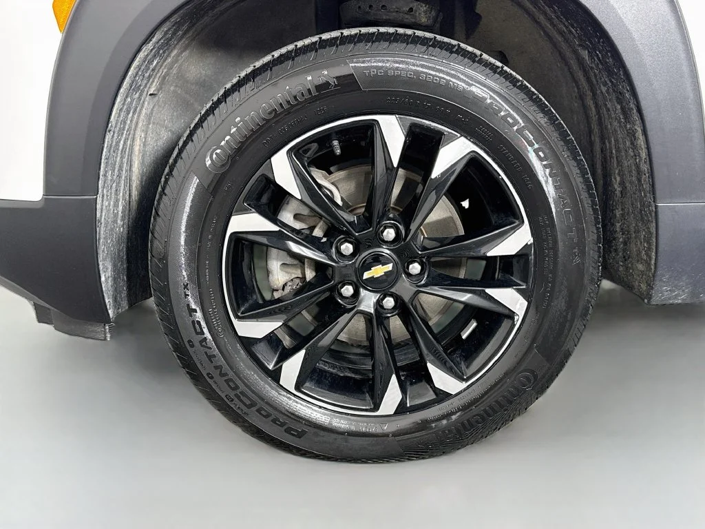 Used 2023 White Chevrolet LT image 28
