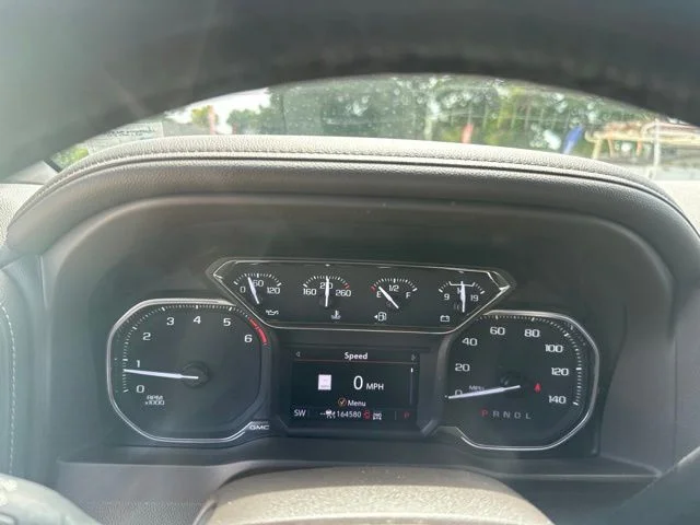 Used 2022 White GMC SLT image 20