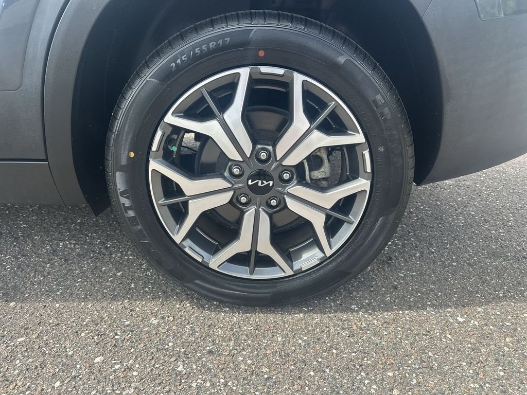 Used 2023  Kia EX image 32