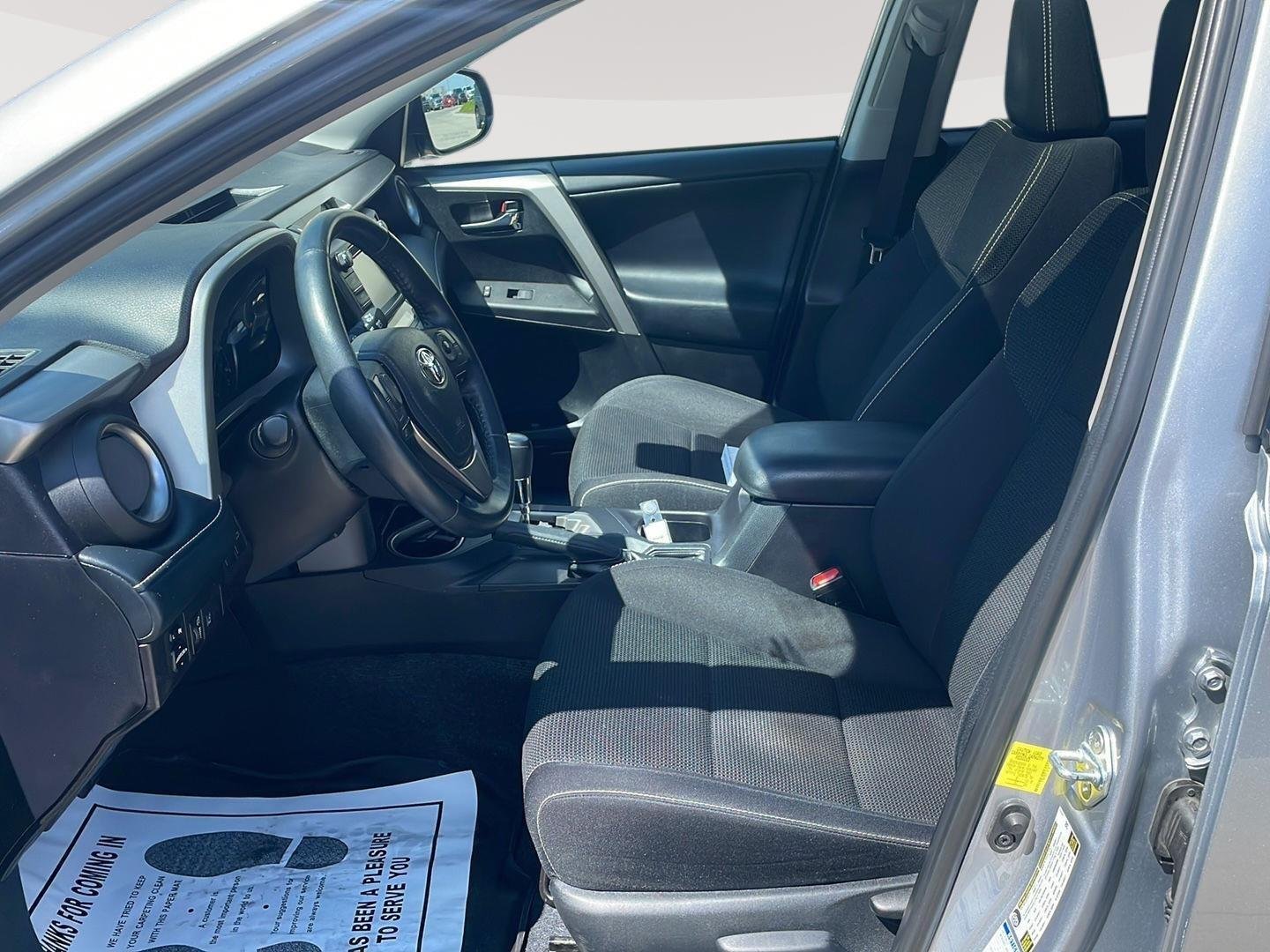 Used 2018 Silver Sky Metallic Toyota XLE image 9