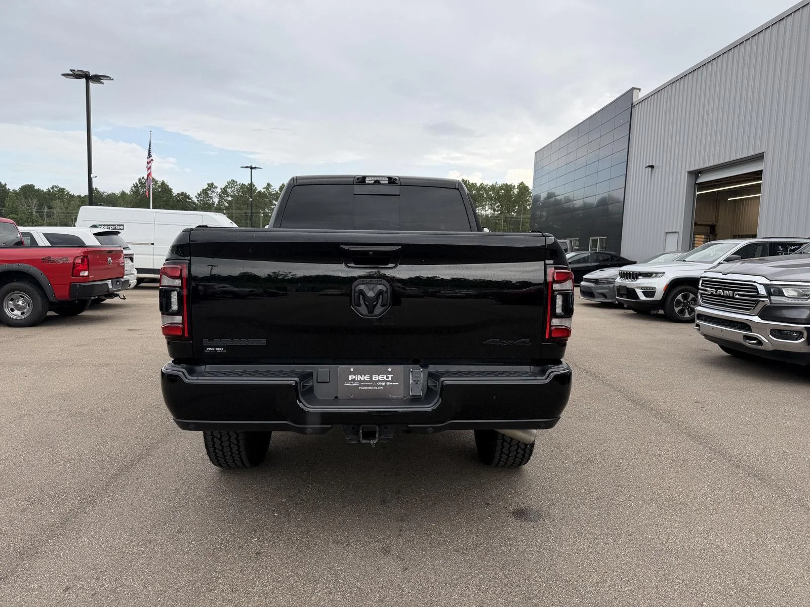 Used 2022 Diamond Black Crystal Pearlcoat Ram Laramie image 5