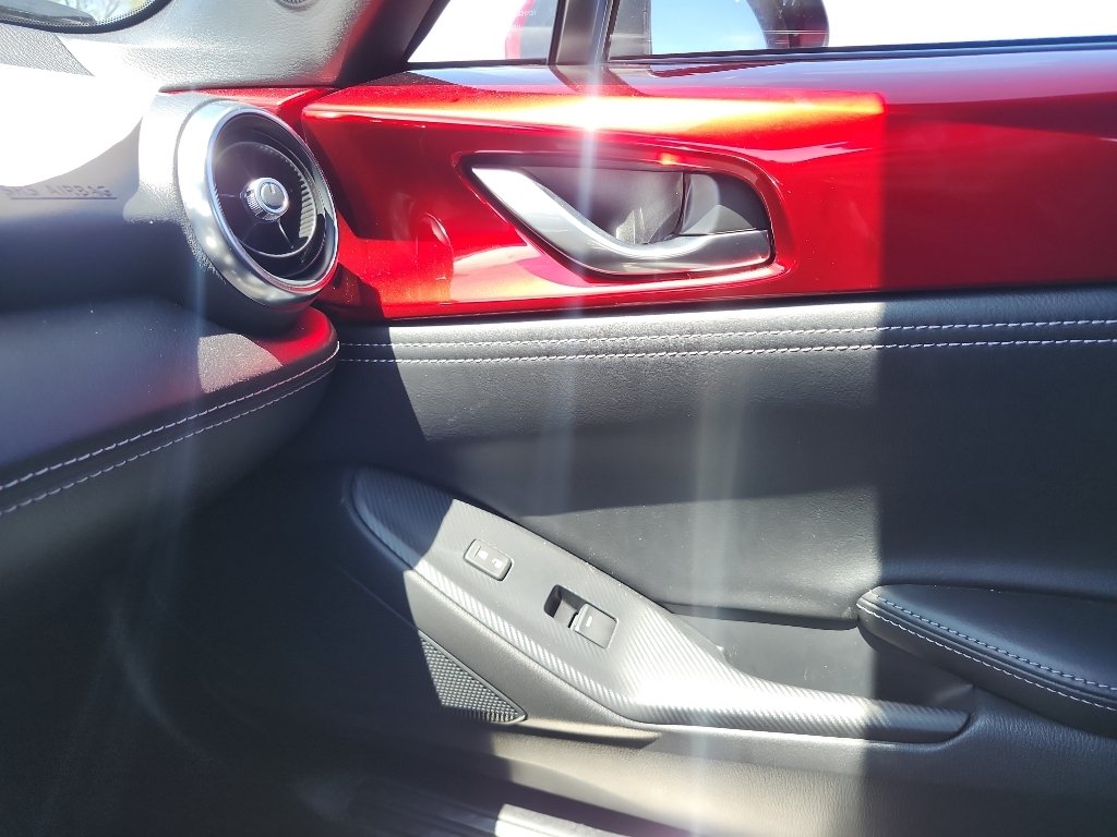 Used 2025 Soul Red Crystal Metallic Mazda Grand Touring image 21