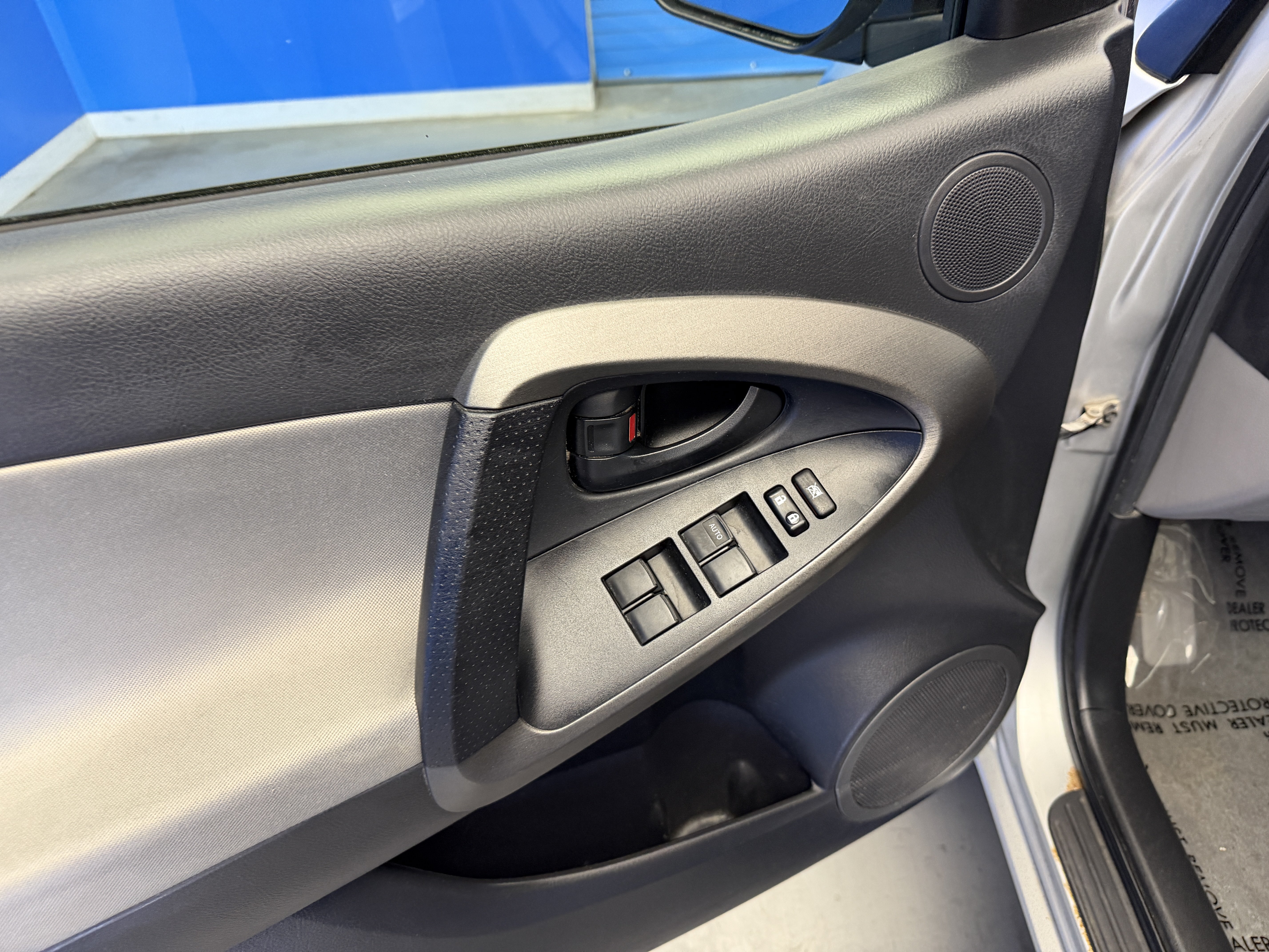 Used 2011 Classic Silver Metallic Toyota BASE image 10