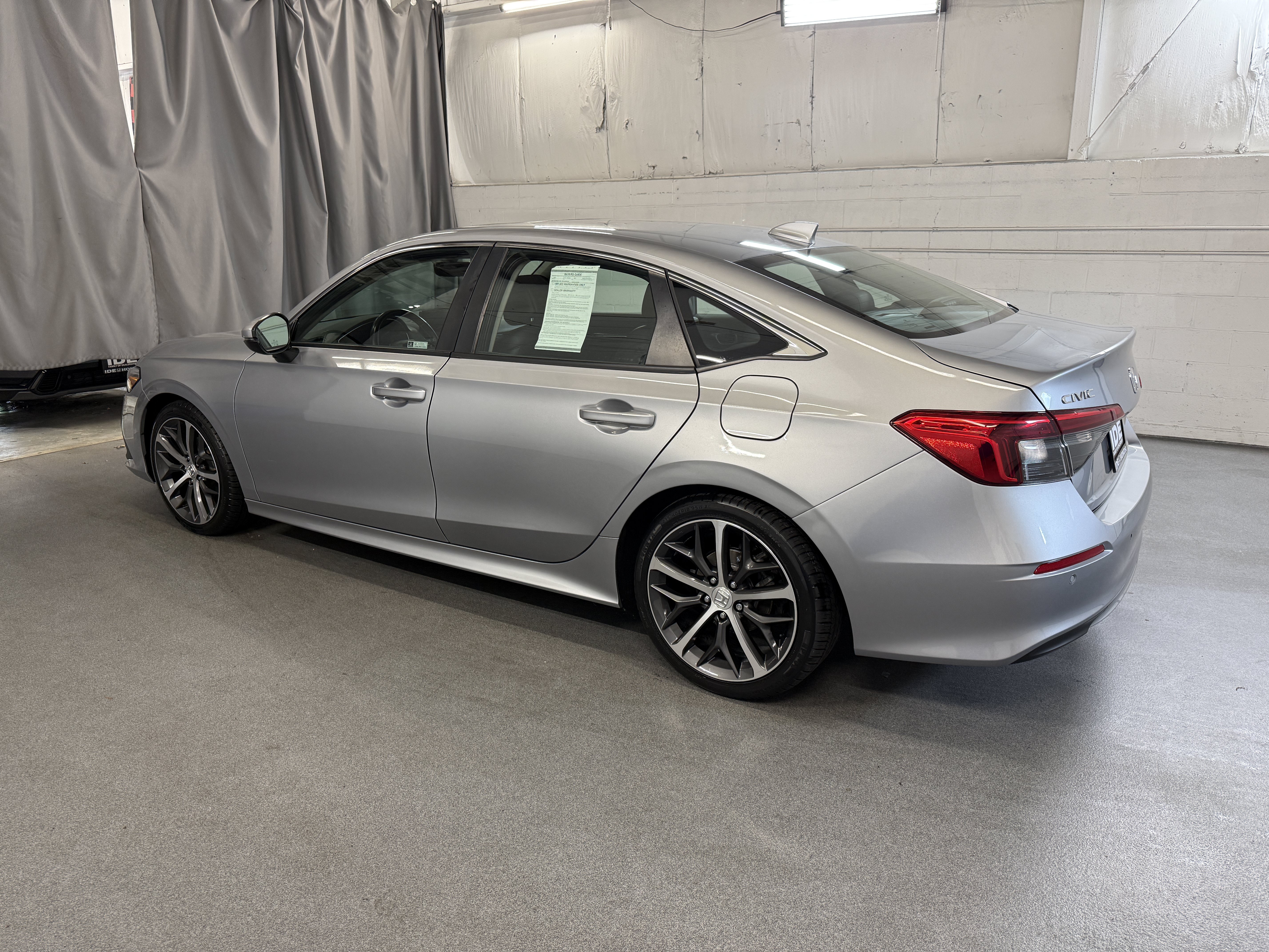 Certified Used 2023 Lunar Silver Metallic Honda Touring image 6