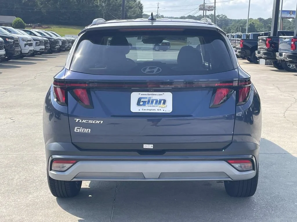 Used 2025  Hyundai SEL image 3