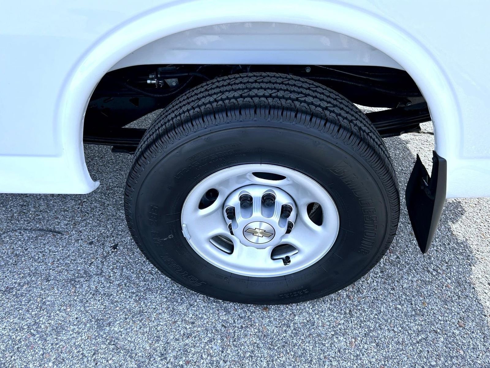 2025 Chevrolet Express Cargo Work Van - Photo 21