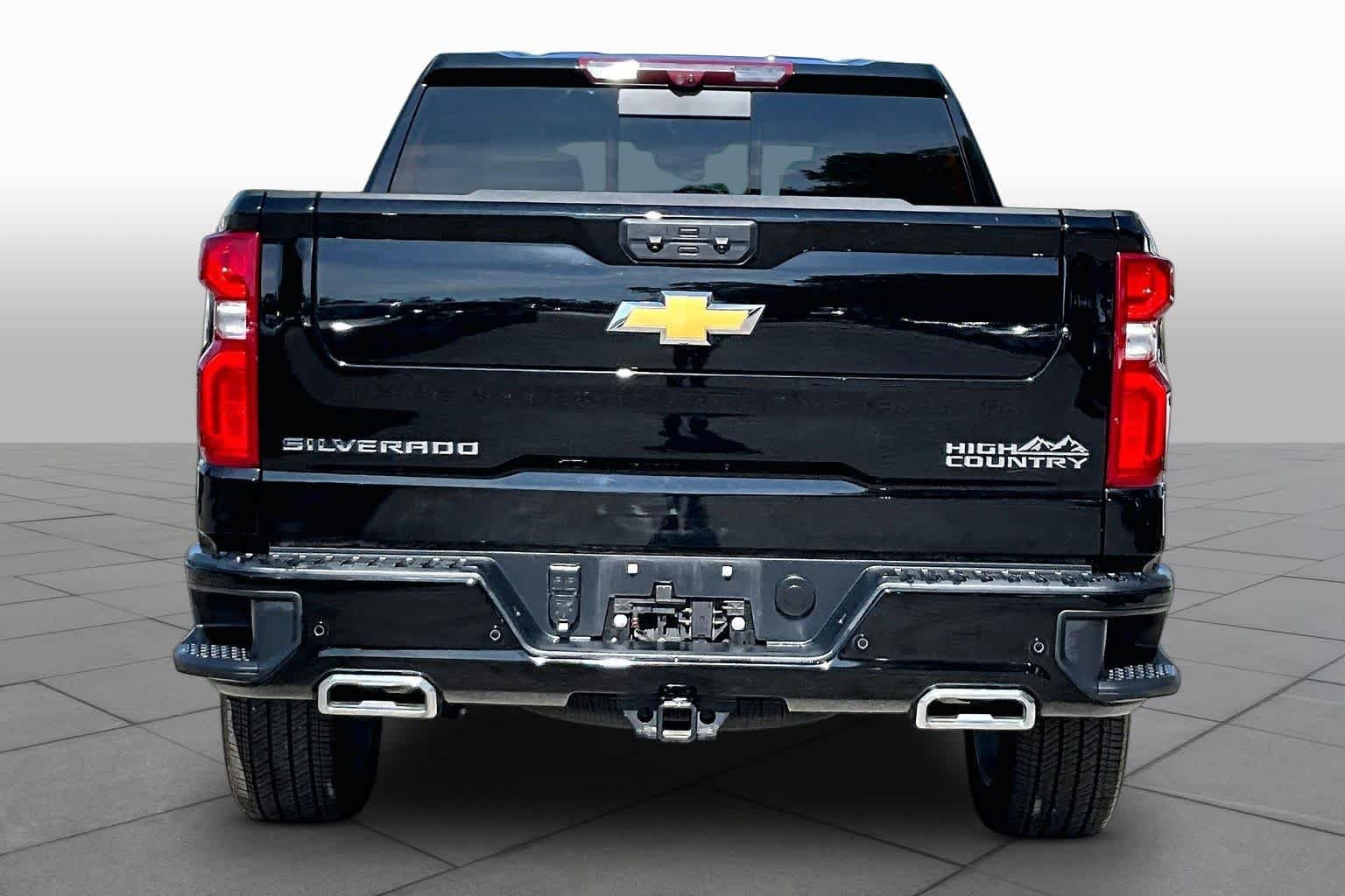Used 2024 Black Chevrolet High Country image 5