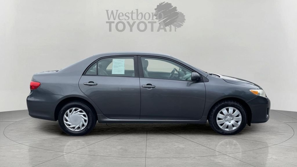 Used 2011 Gray Toyota LE image 8