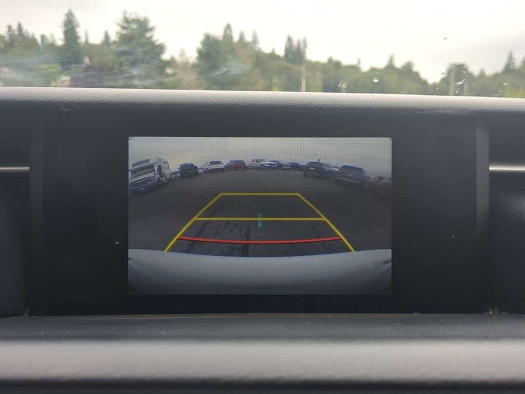 Used 2016 White Lexus 200t image 21