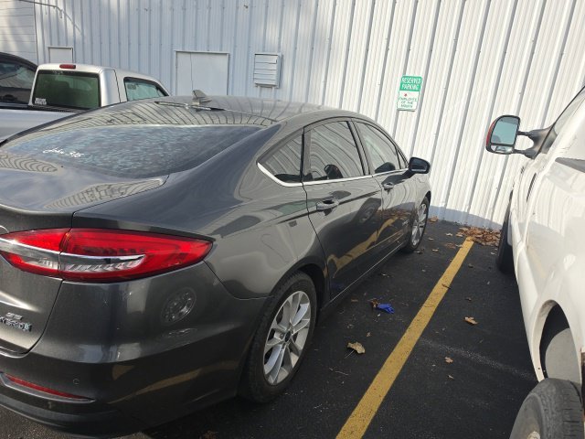 Used 2019 Gray Ford SE image 6