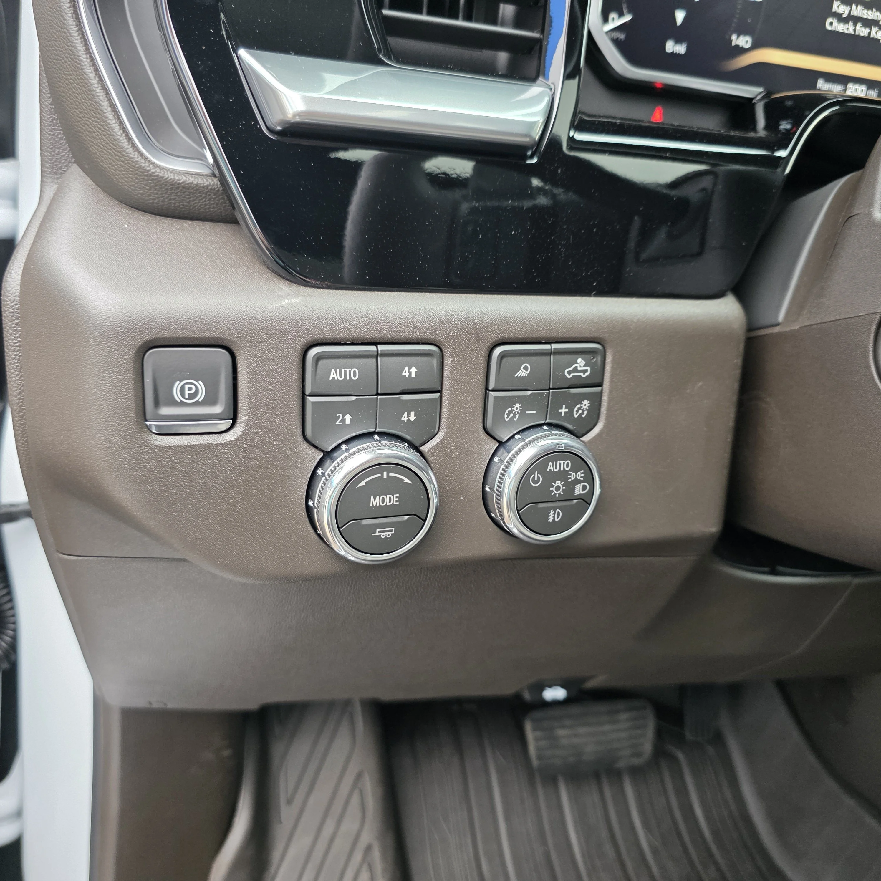 2026 GMC Sierra 1500 SLT - Photo 10