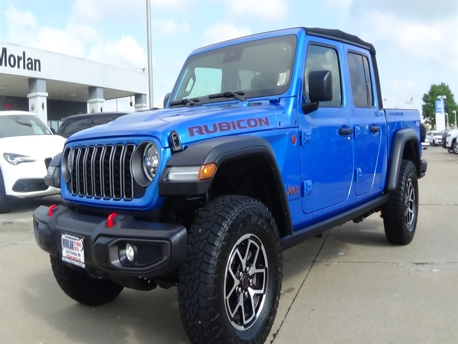 Used 2024 Hydro Blue Pearl Coat (pbj) Jeep Rubicon image 2