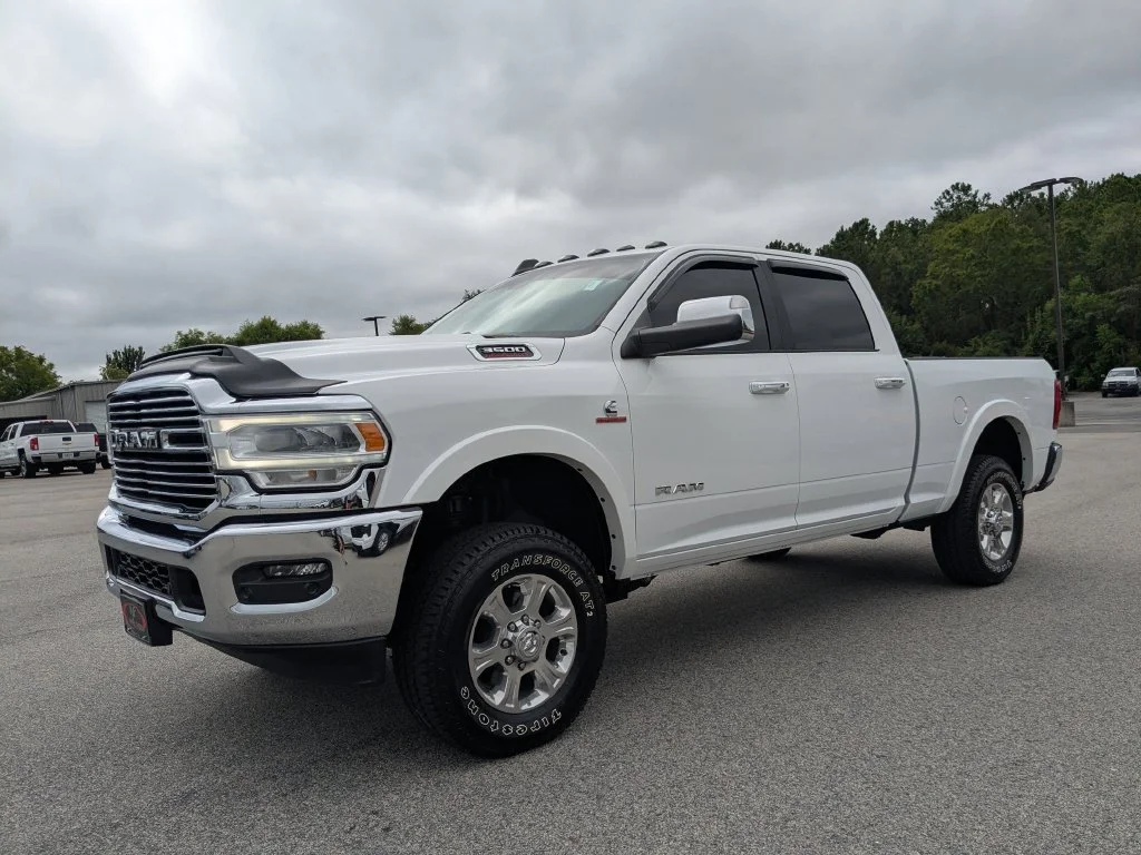 Used 2022 White Ram Laramie image 9